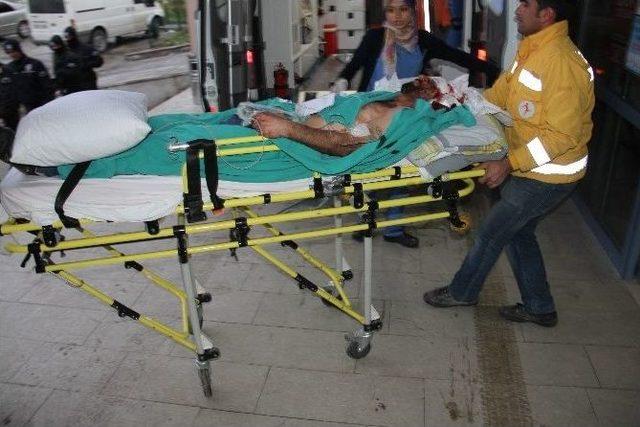 Sınır Kapısında Kavga: 17 Yaralı 1