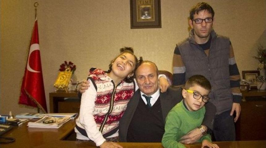 Engelli Aileleri, H&uuml;seyin Arslan&rsquo;ı Ziyaret Etti