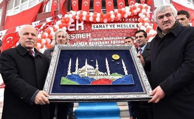 Büyükşehir’in Eğitim Yatırımlarından Hilalkent Esmek Açıldı