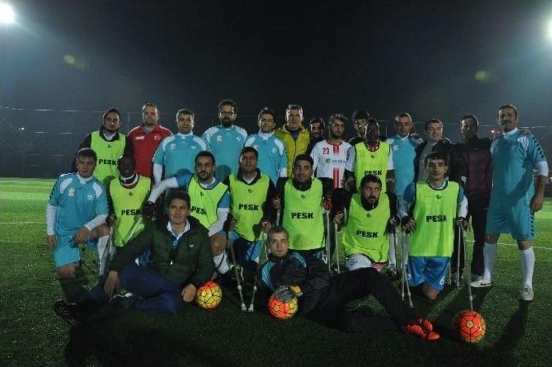 Pendik&rsquo;te Futbola &lsquo;engel&rsquo; Yok