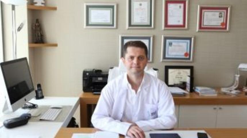 Sarkık G&ouml;z Kapağı Yaşlılık Sebebi