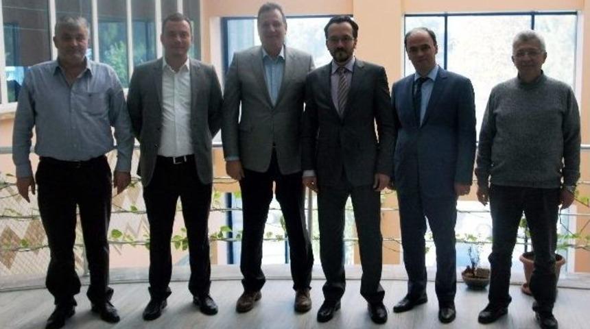 Ad&uuml; Rekt&ouml;r&uuml; Bircan&rsquo;den Sanayi Odası Ve Borsaya Ziyaret