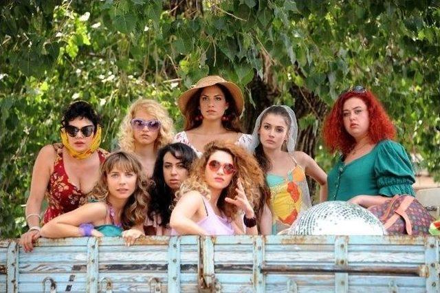 "uzaklarda Arama"ya Adana&rsquo;da &Ouml;zel G&ouml;sterim 1