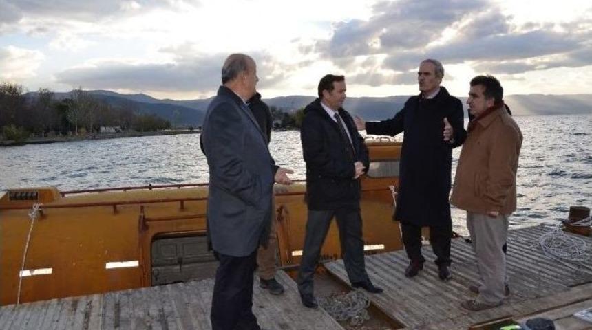 G&ouml;l Dibindeki Bazilikadan İnsan Kemiği Ve Kiremit &Ccedil;ıktı