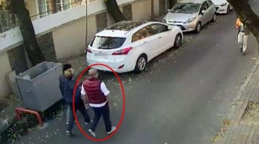 &ldquo;futbolcu Yapacağım&rdquo; Dedi Cep Telefonlarını &Ccedil;aldı