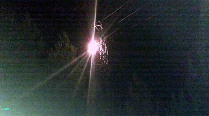 Cami Bah&ccedil;esinde Trafo Patladı