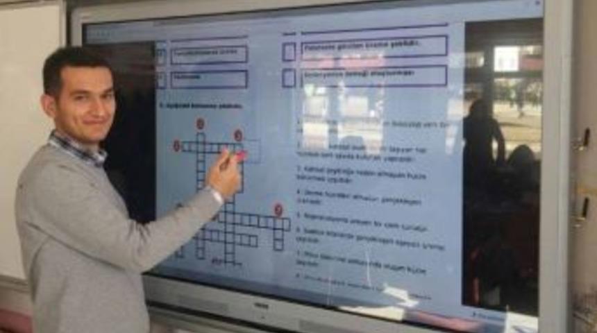 Pazarlar Ortaokulu&rsquo;na 11 Akıllı Tahta