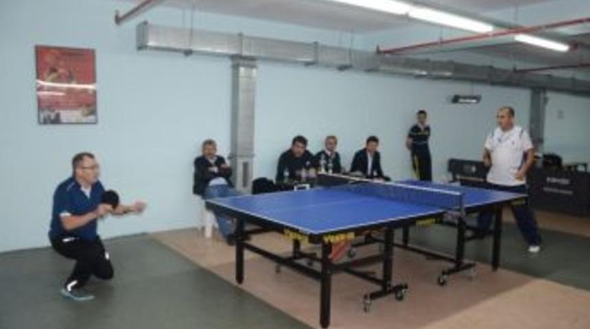 Belediye Personeli Masa Tenisinde H&uuml;nerlerini Sergiledi