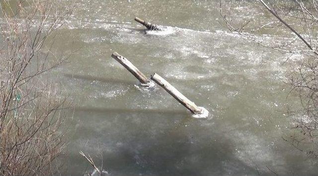 Kars Çayı Kısmen Dondu