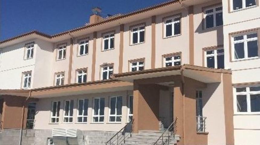 Uzak Mesafelerden Okula Gidip D&ouml;nmek Zorunda Olan &Ouml;ğrencilere Pansiyon