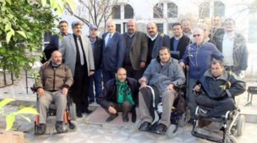 İl M&uuml;ft&uuml;s&uuml; Karatepe, Engelliler Derneğini Ziyaret Etti