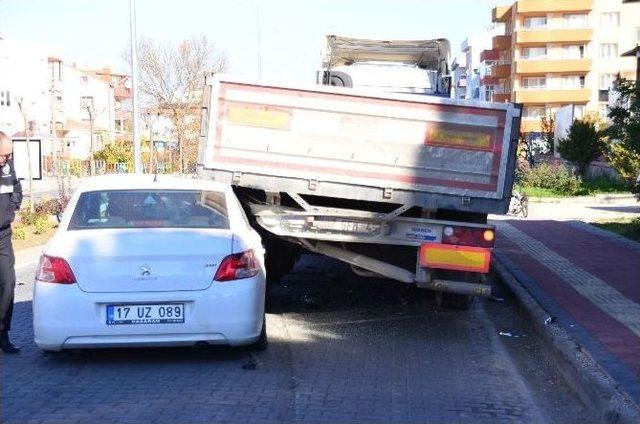 Çanakkale’de Trafik Kazası: 4 Yaralı