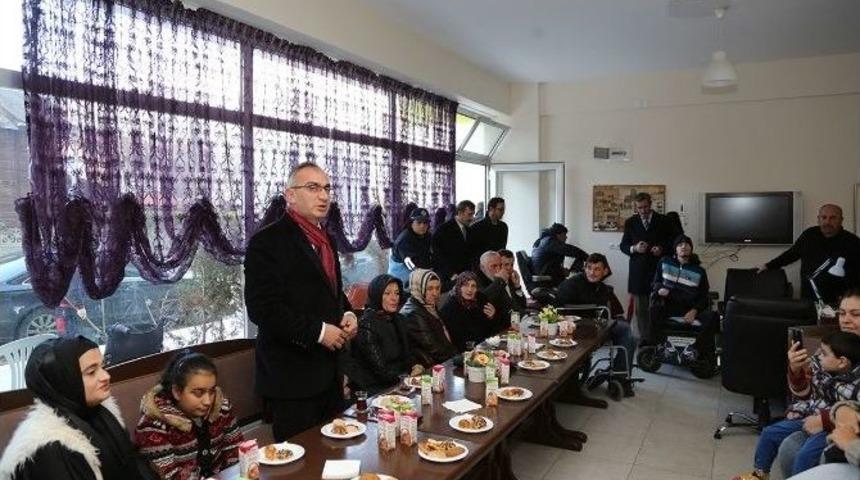Başkan Yılmazer&rsquo;den Sapanca Engelliler Derneğini Ziyaret