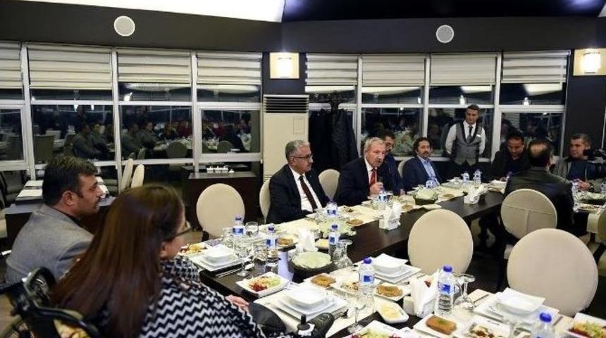 Engelli Dernekleri Yemekte Bir Araya Geldi