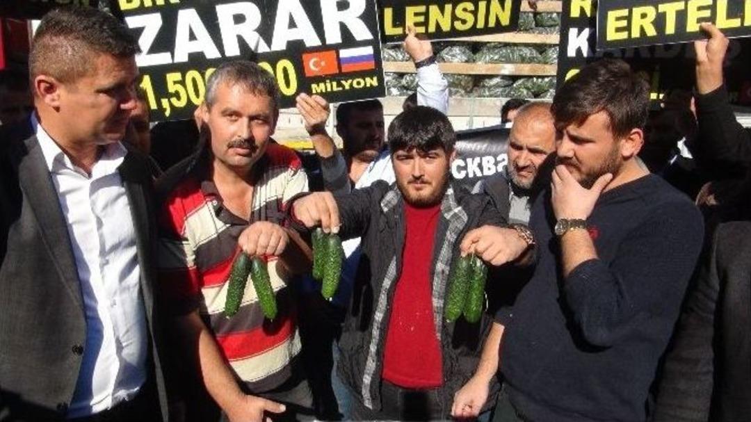 Antalyalı &Uuml;retici Rus Ambargosunu Protesto Etti