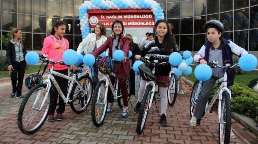 Yalova&rsquo;da &Ouml;ğrencilere 117 Bisiklet Dağıtıldı