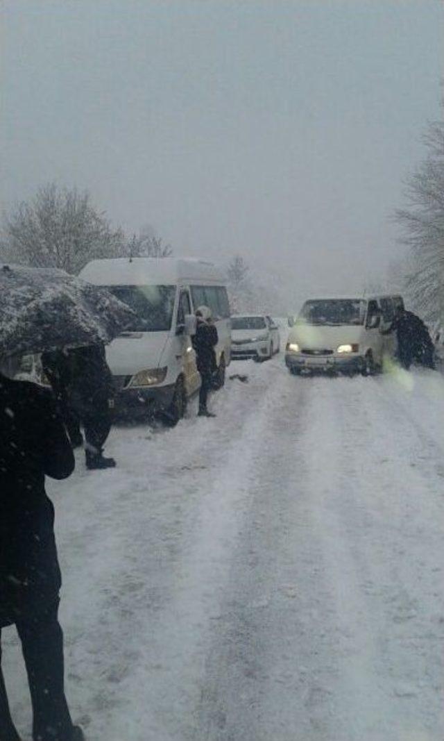 Kar Engeline Takılan Öğretmenlerin Zor Anları