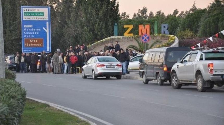 İstanbul&rsquo;da &Ouml;ld&uuml;r&uuml;len Kadın Ter&ouml;ristin Cenazesi İzmir&rsquo;e Getirildi