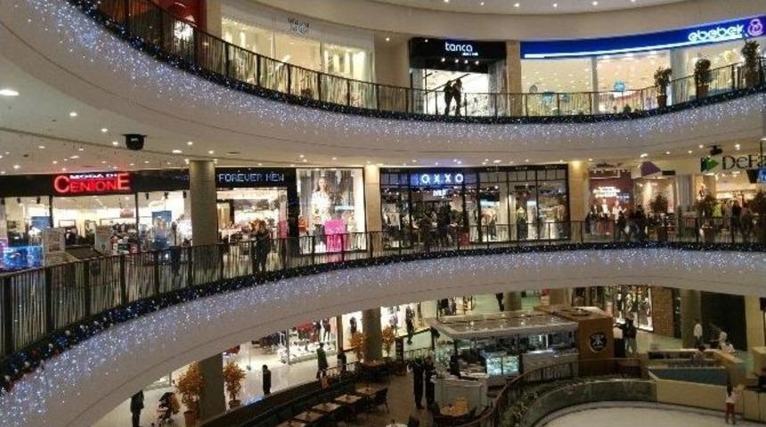 Optimum Işıl Işıl G&ouml;r&uuml;nt&uuml;s&uuml;yle Yeni Yıla Hazır