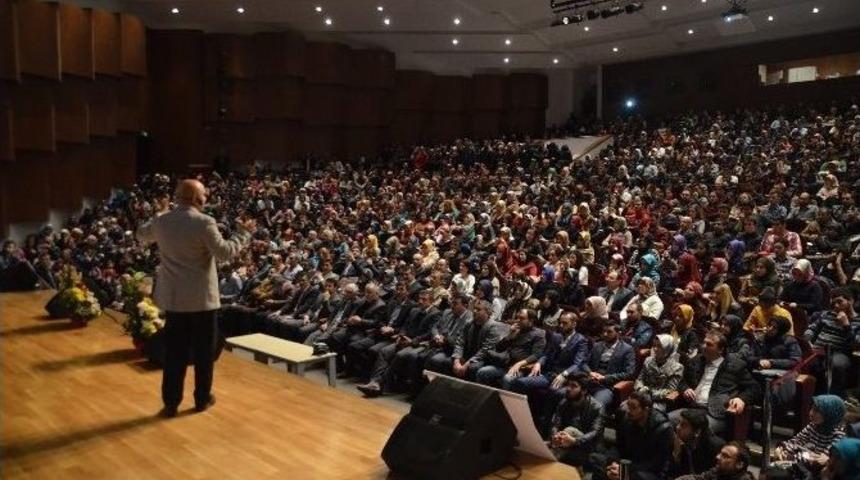 Uğurluel: "akıncıların G&ouml;revi Avrupa&rsquo;dan G&uuml;zel Kız Toplamak Değil"