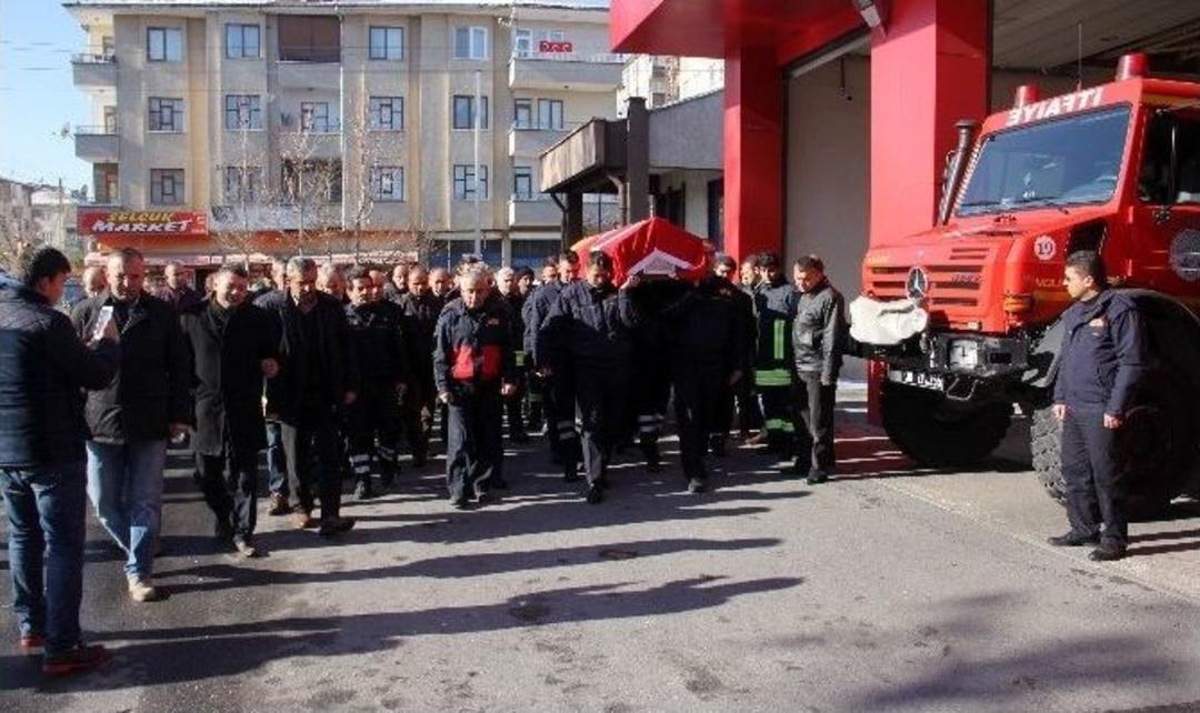 G&ouml;rev İ&ccedil;in Gittiği Trafik Kazasında Hayatını Kaybeden İtfaiye Eri İ&ccedil;in T&ouml;ren D&uuml;zenlendi