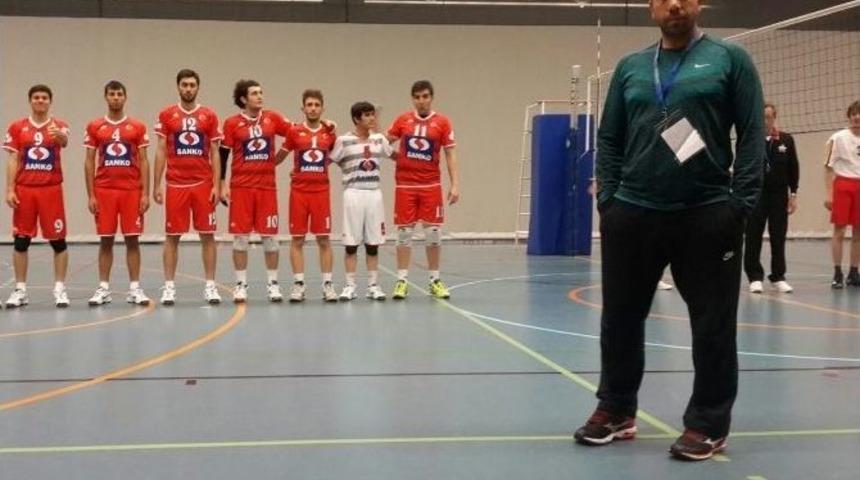 İşitme Engelli &Ouml;ğrencilere Sanko Desteği