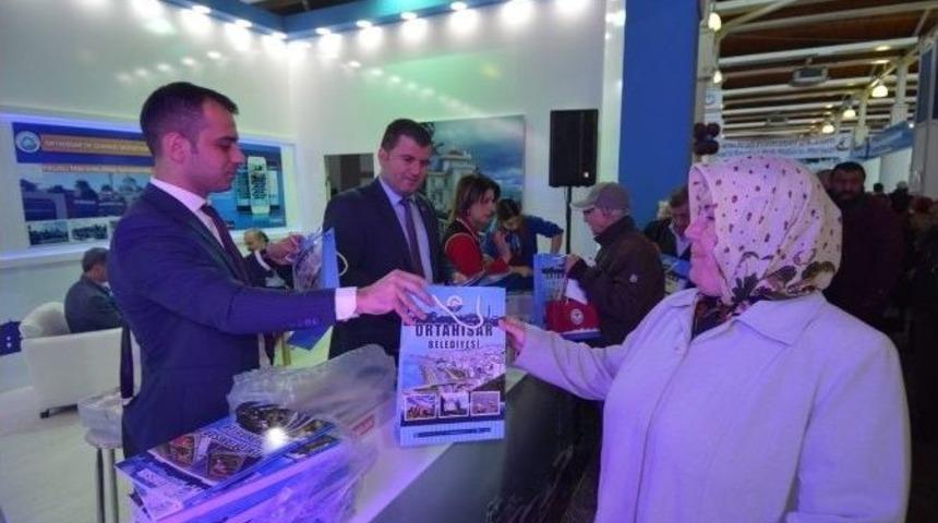 Ortahisar Standı Ziyaret&ccedil;ilerin Akınına Uğradı