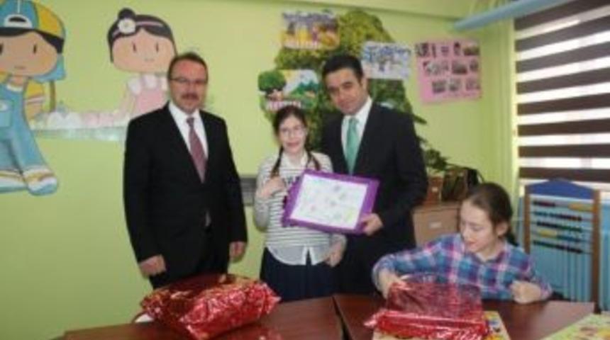 Mill&icirc; Eğitim M&uuml;d&uuml;r&uuml; Memiş&rsquo;ten &Ouml;zel Eğitim Sınıfına Ziyaret