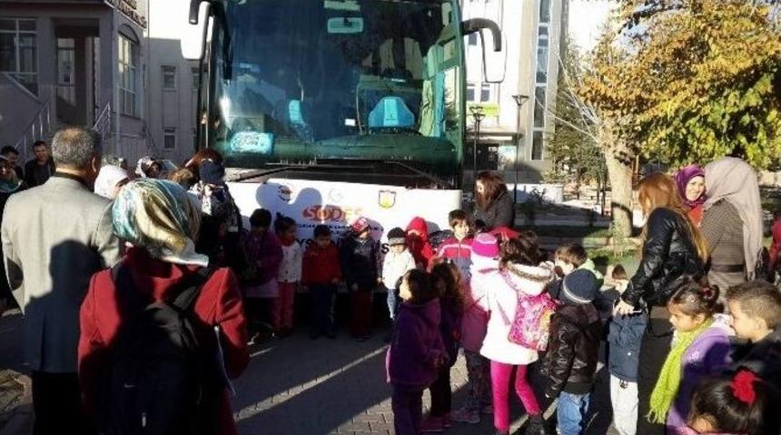 Oyuncaklar Gelsin &Ccedil;ocuklar G&uuml;ls&uuml;n Projesi Kapsamında Gezi D&uuml;zenlendi