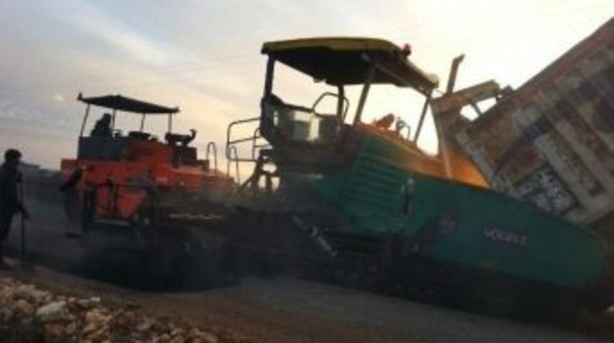 İdil&rsquo;de K&ouml;y Yolları Asfaltlanıyor