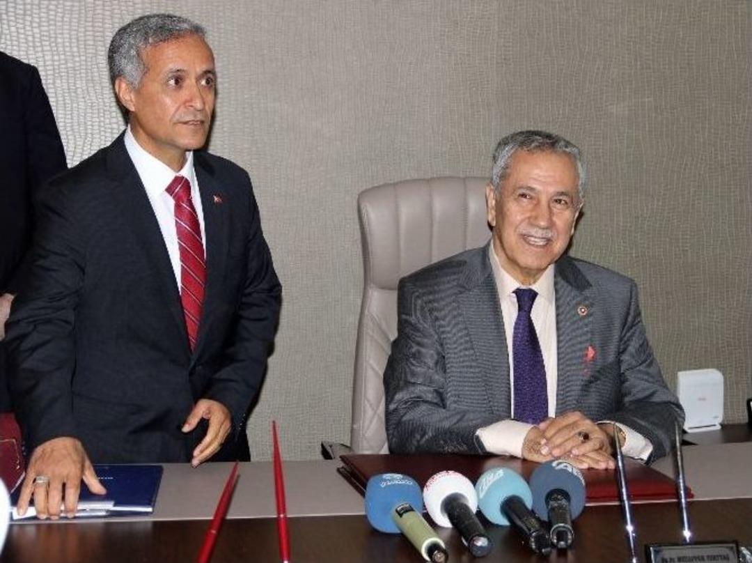 Arın&ccedil;, Mikrofonları Geri &Ccedil;evirdi