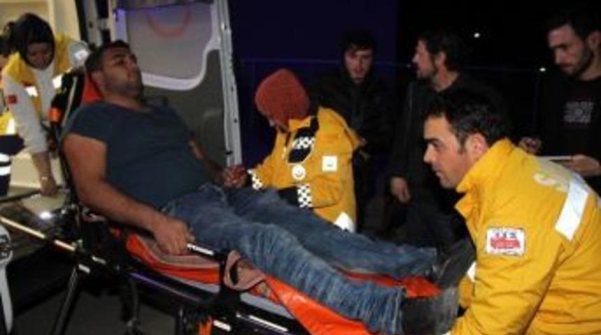 G&ouml;r&uuml;nt&uuml; Yapanları Uyarınca Baltalı Ve Bı&ccedil;aklı Saldırıya Uğradı