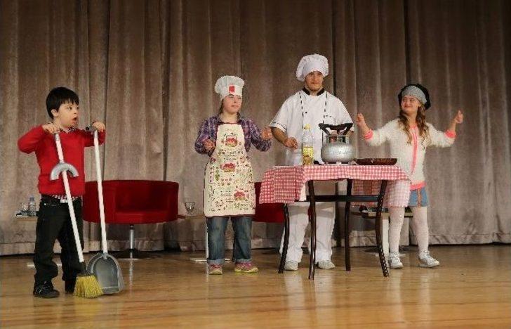 Engelleri Sahnede Aştılar G1