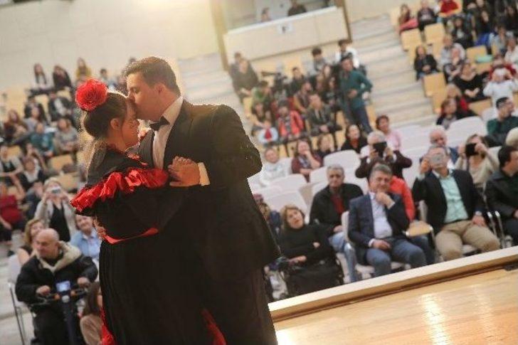 Engelleri Sahnede Aştılar G4