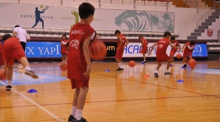Kepez&rsquo;de 12 Ay Spor Yapılıyor