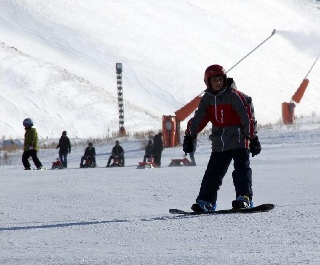 Paland&ouml;ken&rsquo;de Kayak Ve Kızak Sezonu A&ccedil;ıldı