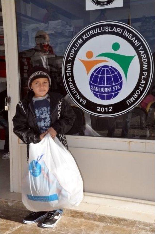 Çadır Kentin Yetim Ve Öksüzleri Stk’lar Tarafından Giydirildi