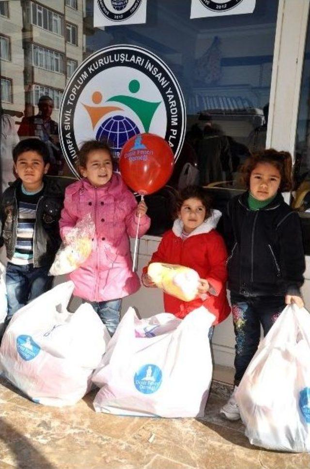 Çadır Kentin Yetim Ve Öksüzleri Stk’lar Tarafından Giydirildi