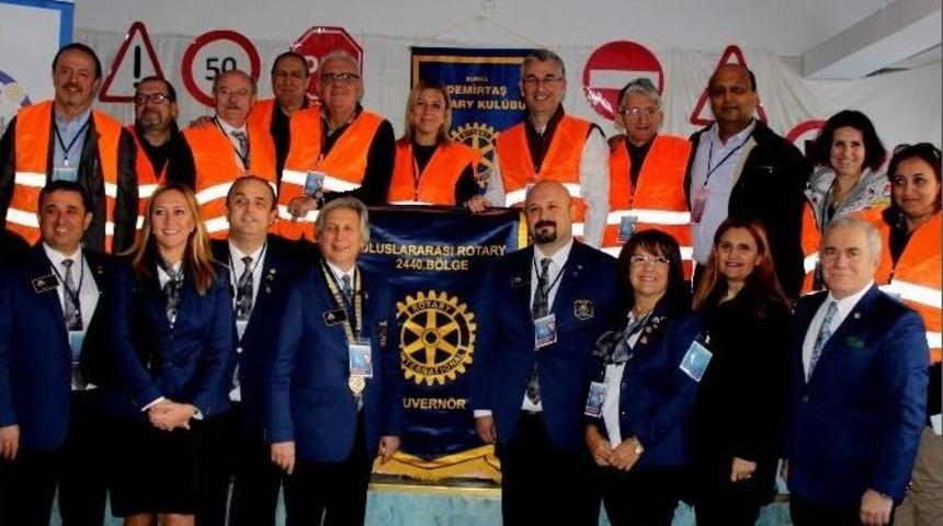 Rotaryanlar Halkla Birlikte Trafik &Ccedil;alıştayı D&uuml;zenledi