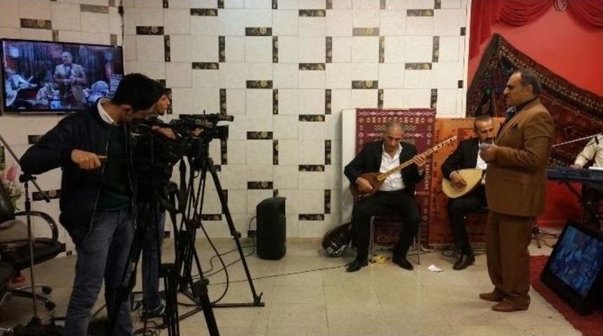 Siirtli Sanat&ccedil;ı Ş&uuml;kr&uuml; &Ccedil;oban Tv Programlarına Başladı