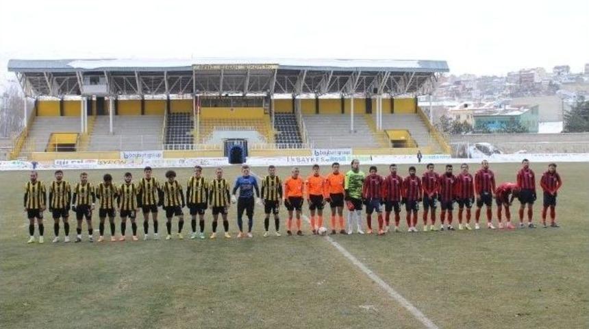 Bayburt Evinde Berabere Kaldı