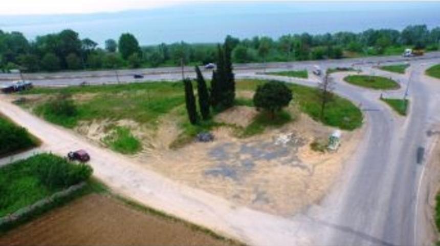 G&ouml;l Manzaralı Meydan Projesi Hızla Devam Ediyor