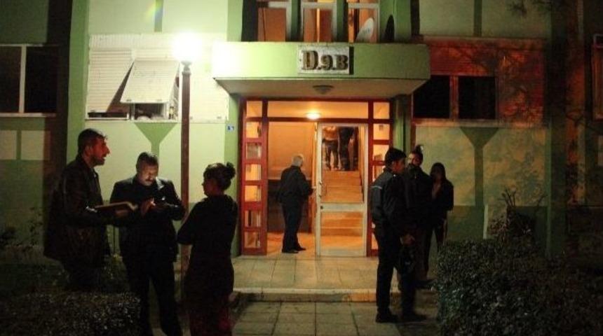 Yaşlı Kadın &Ccedil;&ouml;p Evde &Ouml;l&uuml; Olarak Bulundu