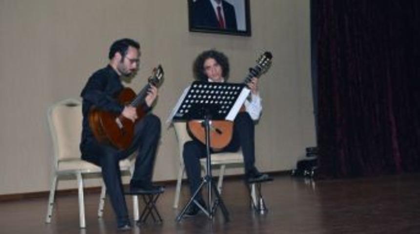 Konservatuvarda Klasik M&uuml;zik R&uuml;zg&acirc;rı Esti