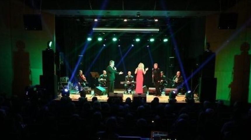 Ey&uuml;p&rsquo;te Ayşen Birg&ouml;r Ve Alp Arslan R&uuml;zgarı Esti