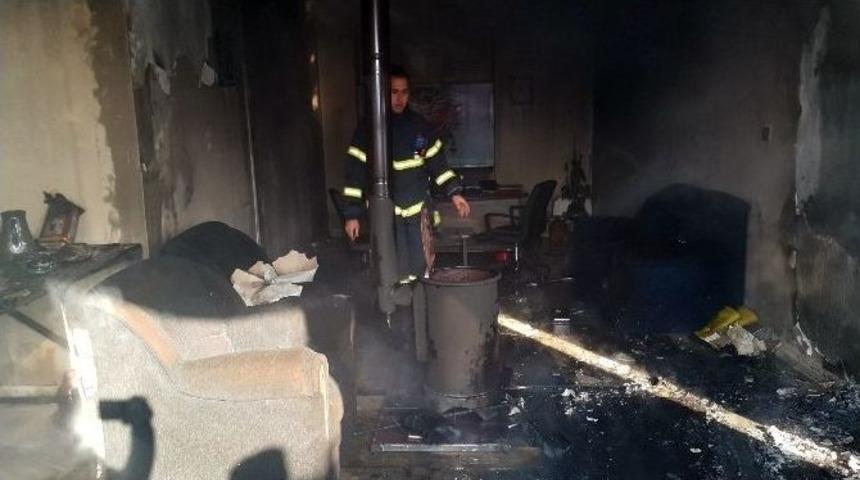 Sobaya D&ouml;k&uuml;len Tiner Yangına Neden Oldu