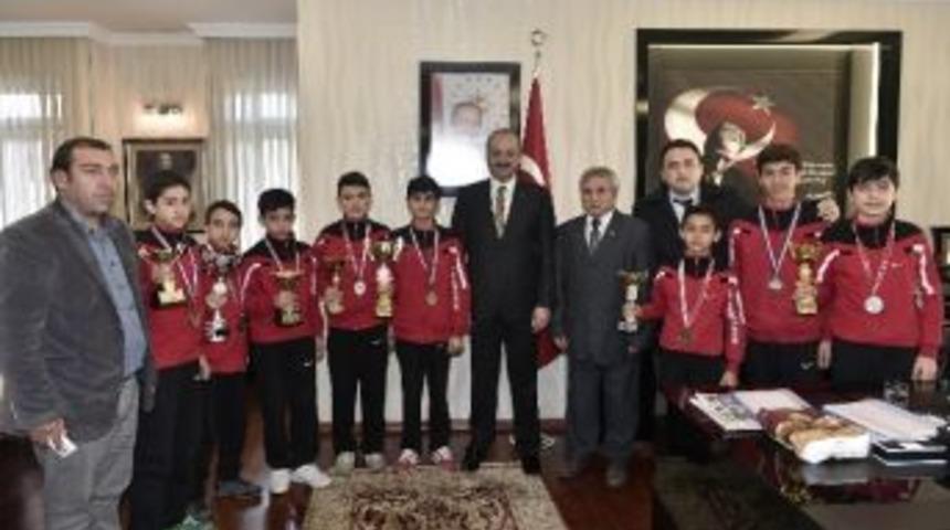 Şampiyonlar Mamak&rsquo;tan &Ccedil;ıkar