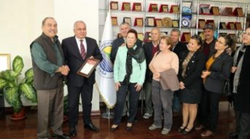 Erdemli Tema Vakfı&rsquo;ndan Başkan Tollu&rsquo;ya Plaket