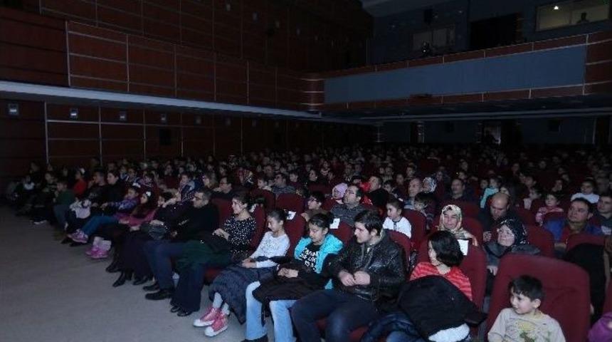 &Ccedil;ocuklar Rapunzel İle Eğlendi