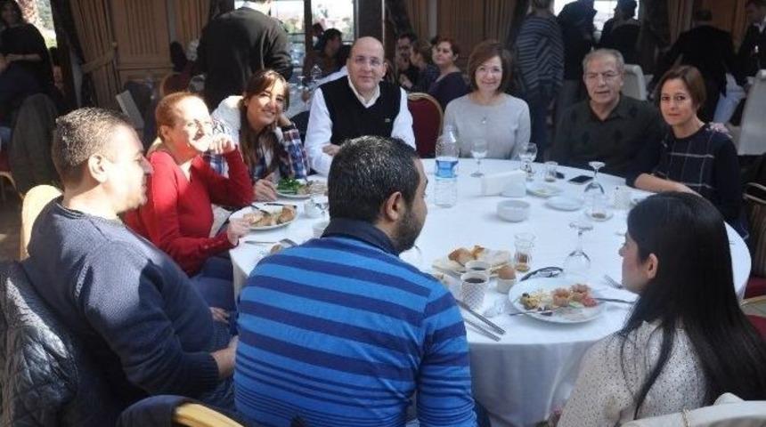 Kahvaltı Şenliğinde Eğlendiler